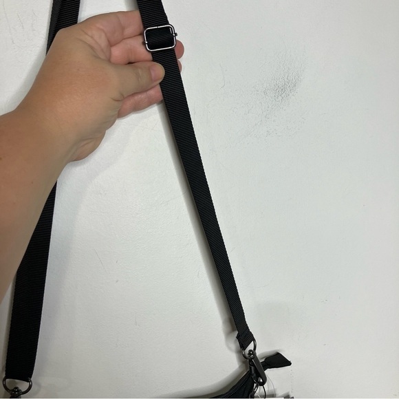 Baggalini pocket crossbody 2.0 black new with tags - Picture 8 of 9